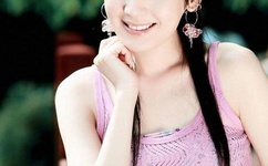 雪莉蕾丝睡衣自拍